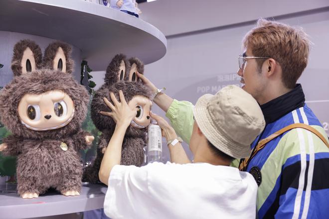 当潮玩不止于桌面摆件看年轻人在2024PTS如何玩转IP