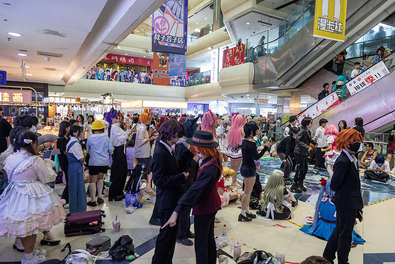 超5000亿元“谷子经济”崛起背后：年轻消费群体崛起上市公司提醒理性炒“谷”(图2)