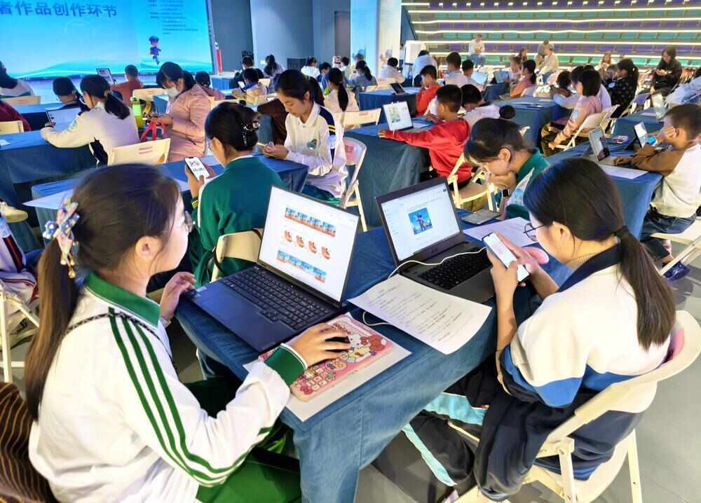 广州海珠AIGC动漫创作大赛收官AI助力“清风侠”深入人心(图1)