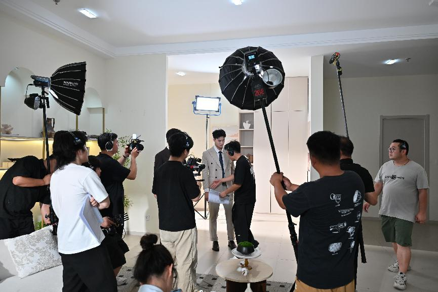 郑州竖起来了！(图1)